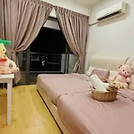 金海湾@Dangabay Yi Jia Homestay3房2厕顶楼豪华版4-12人适合家庭入住