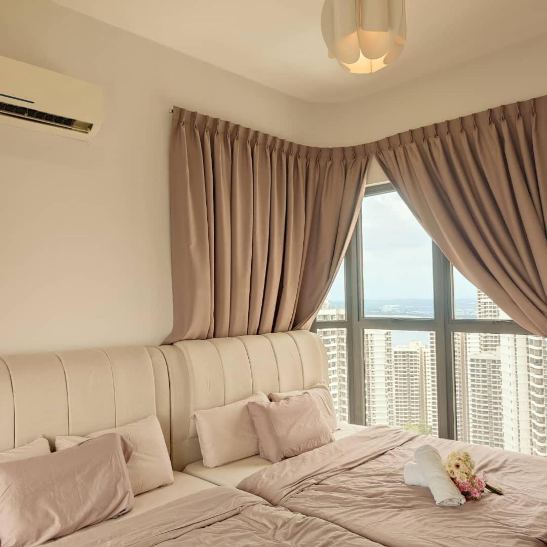 Apartment 金海湾@dangabay Yi Jia Homestay3房2厕顶楼豪华版4-12人适合家庭入住 Johor Bahru