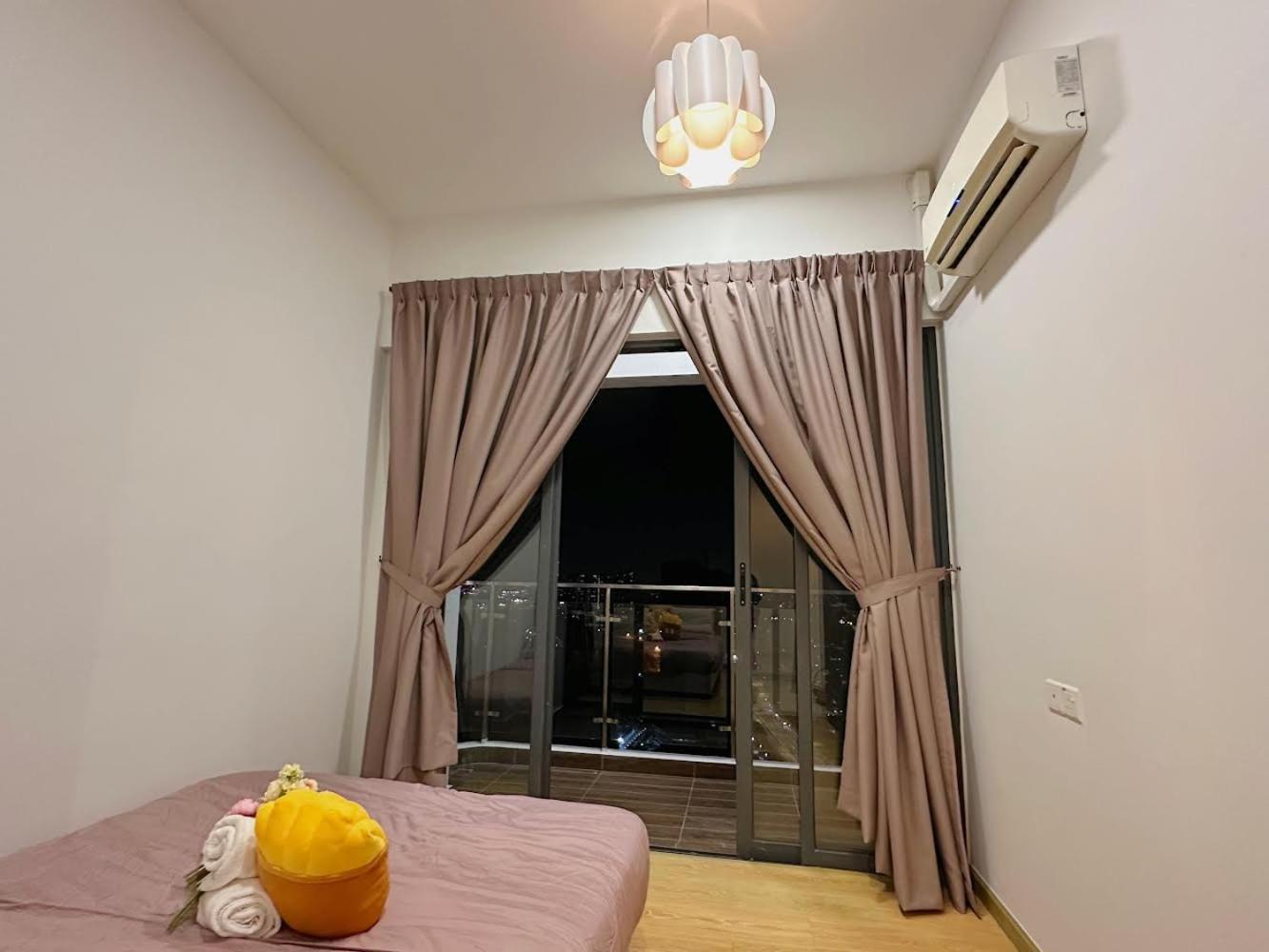 金海湾@dangabay Yi Jia Homestay3房2厕顶楼豪华版4-12人适合家庭入住 *
